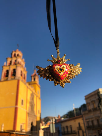 Collar alas mariposa
