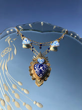 Collar corazones azules