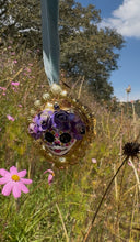 Collar calavera morada